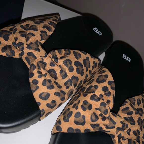 BP Leopard Slides Sz 11 Never Worn - Picture 2 of 2